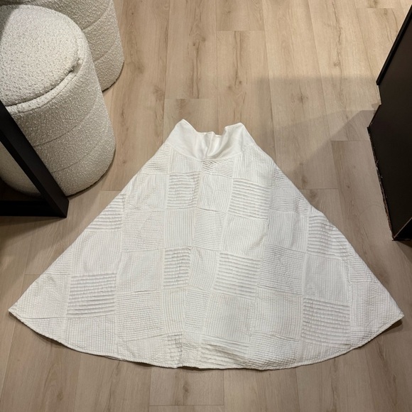 Elegant Cream A-Line Skirt with Button Accents - Picture 6 of 6